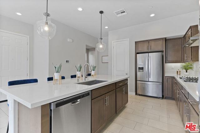 Foto del edificio - 551 Daniel Freeman Cir