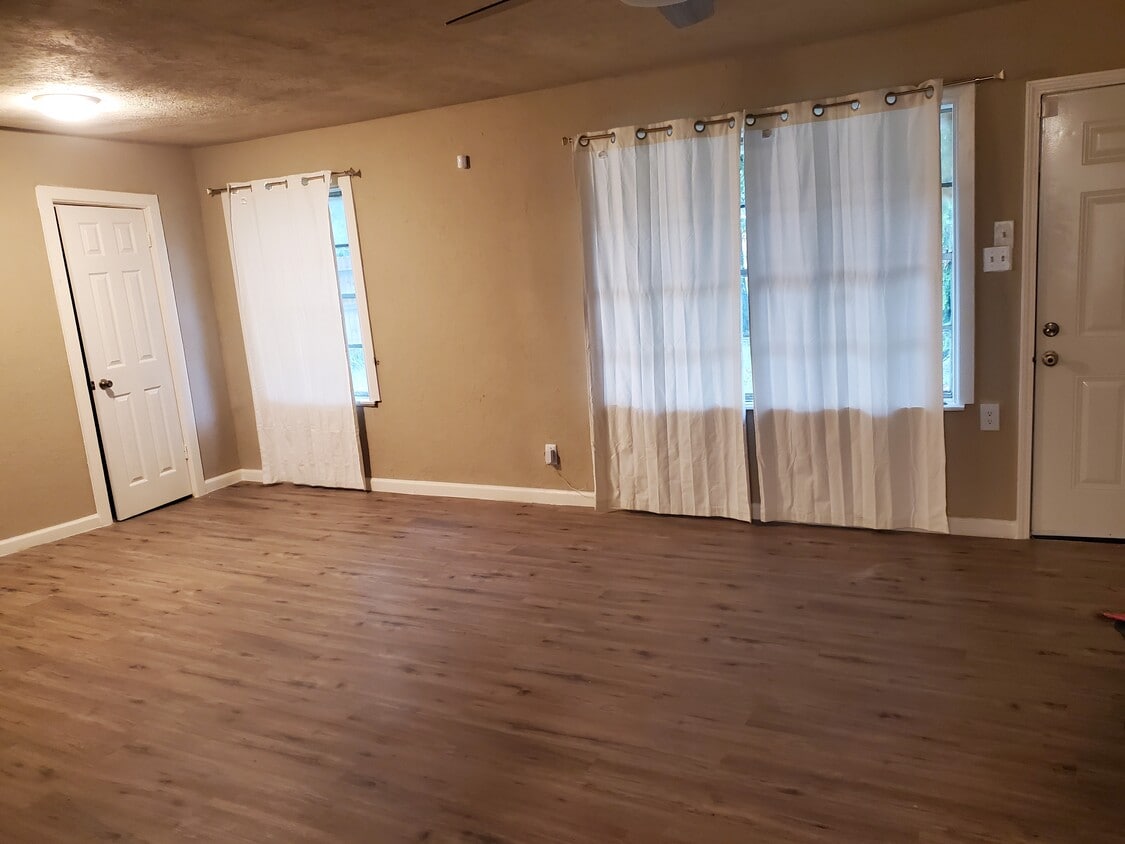 Photo - 5131 Lyndhurst Dr (Houston, TX)