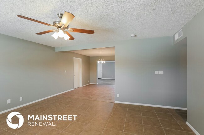 Foto del edificio - 1347 W 7th Dr