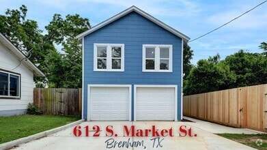 Building Photo - 612 S Market St
