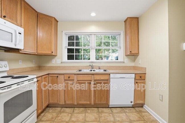 Building Photo - 24 Mabel Ln