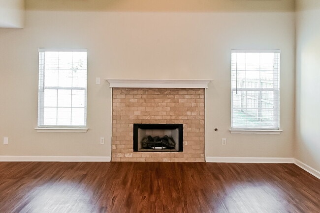 Building Photo - 7356 Green Ash Dr