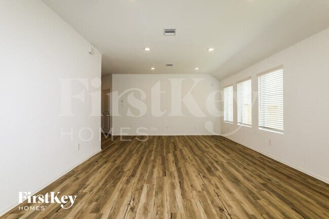 Foto del edificio - 18467 Cobalt Cove Ln