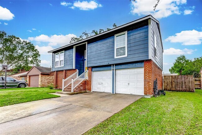Building Photo - 471 El Toro Ln