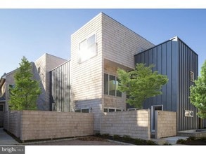 Building Photo - 11 Greenview Ave