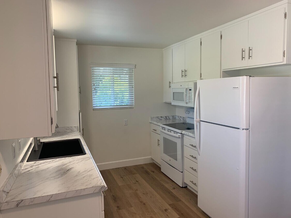866 Castlewood Dr, Los Gatos, CA 95032 Condo for Rent in Los Gatos