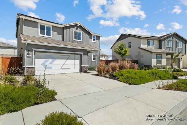 Building Photo - 437 Manhattan Dr