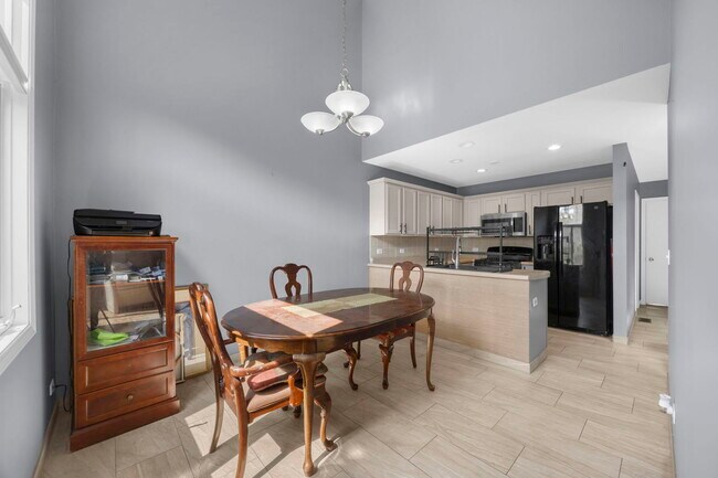 Foto del edificio - 816 Katherine Ln