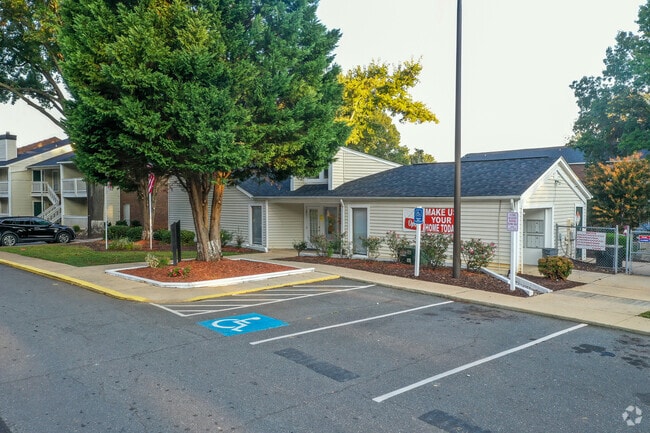 Leasing Office - Creekside Canopy