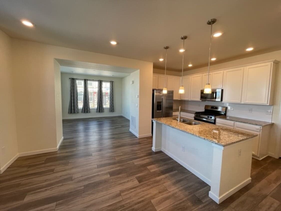 Beautiful & Spacious 4Bed, 3Bath In Breathtaking Erie Co, - Beautiful & Spacious 4Bed, 3Bath In Breathtaking Erie Co,