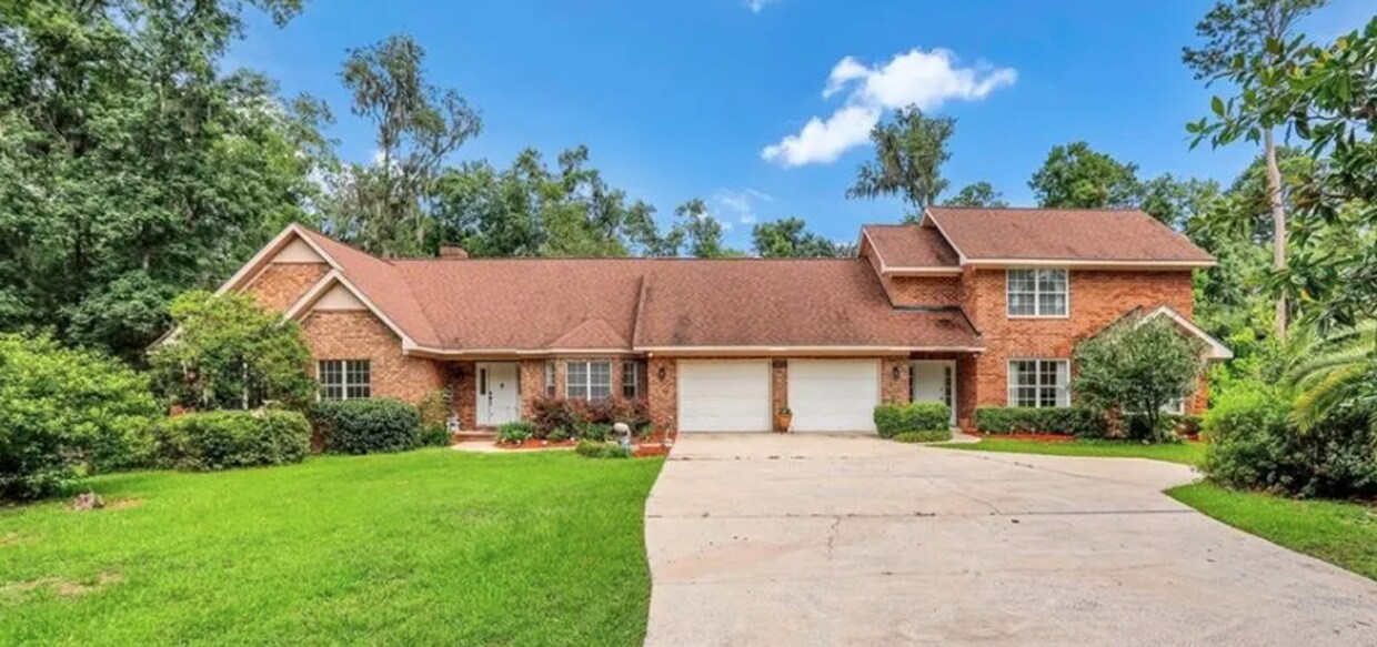 Foto principal - Everything included in rent price!! 3 Bedr...