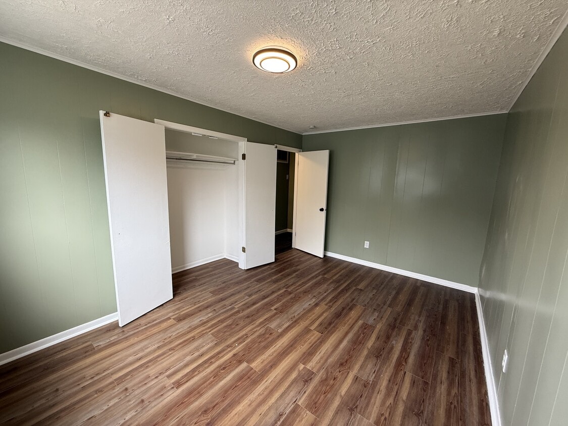 Photo - 122 Hathaway St (Lansing, MI)