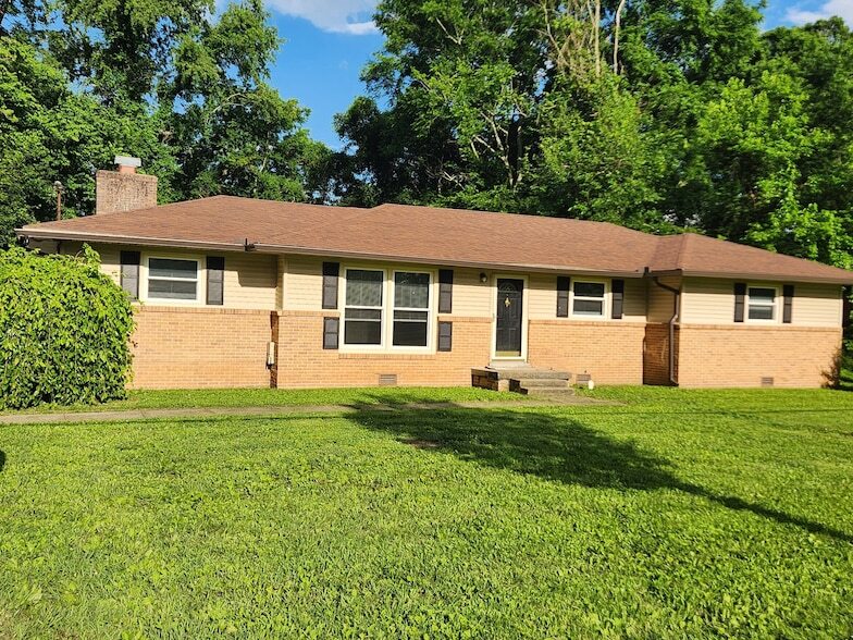 Primary Photo - 1306 White Blvd