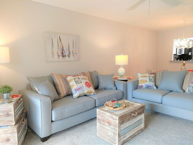 Building Photo - Seasonal Short-Term 2-Bedroom 2-Bath Condo...