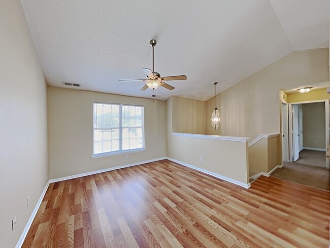 Building Photo - 5800 Carolina Manor Ct