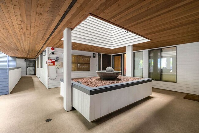 Foto del edificio - 3055 80th Ave SE