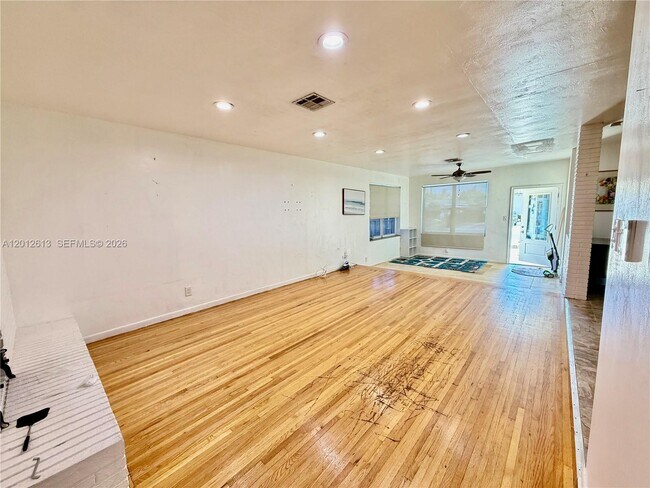 Foto del edificio - 45 SE 14th St