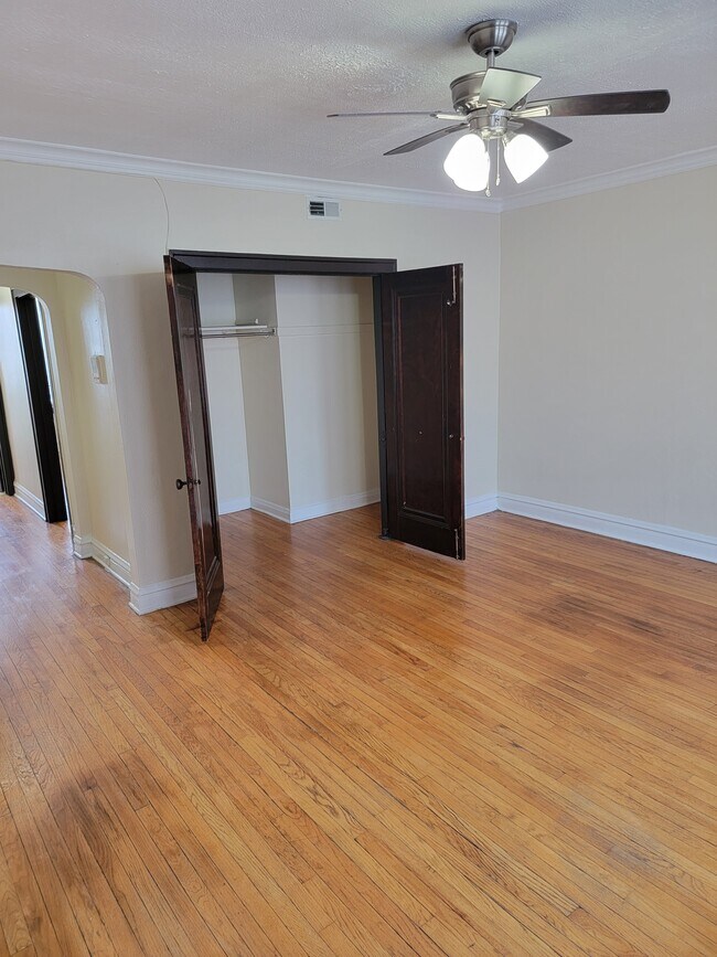 Building Photo - 1208 S 57th Ave