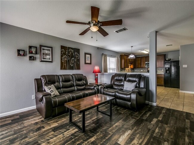 Building Photo - 2008 Abbey Rd