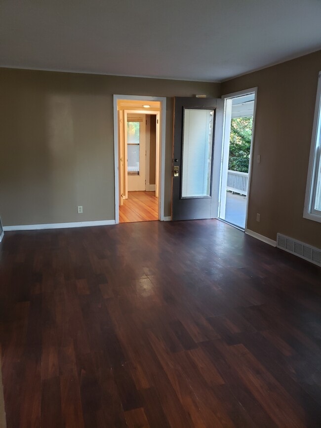 Building Photo - 3145 Starr St