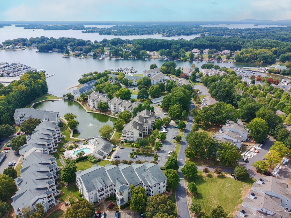 Foto principal - 18742 Nautical Dr