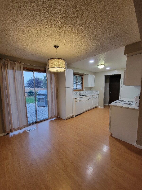 Foto del edificio - 1324 W Newport St