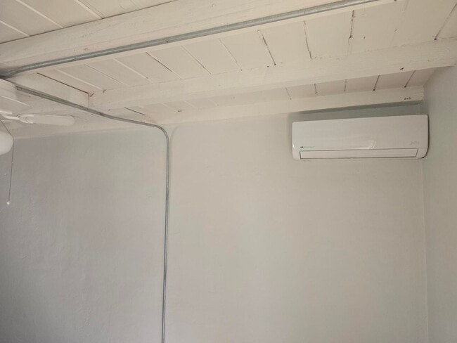 Building Photo - 2309 S 4th Ave