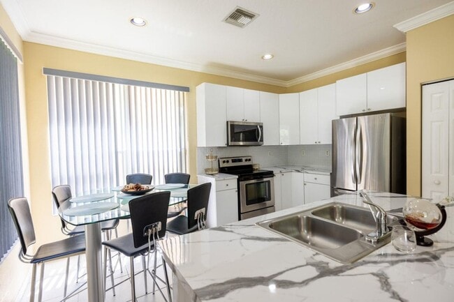 Photo - 4462 Lake Tahoe Cir House