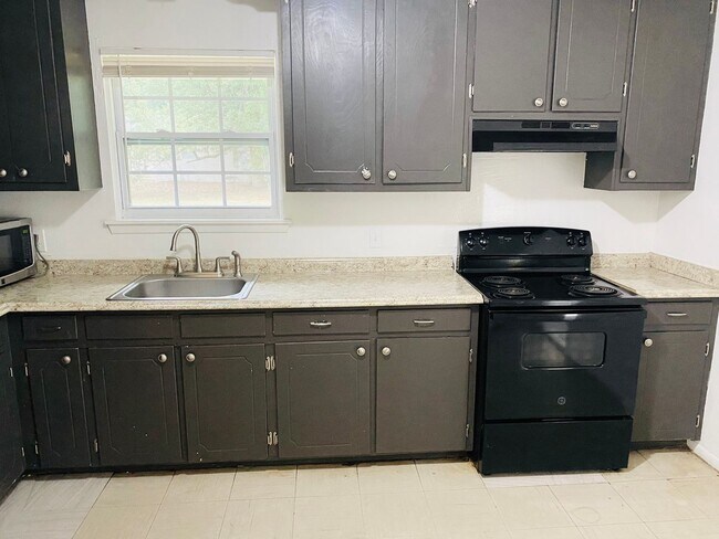 Foto del edificio - 3617 Clayton Dr