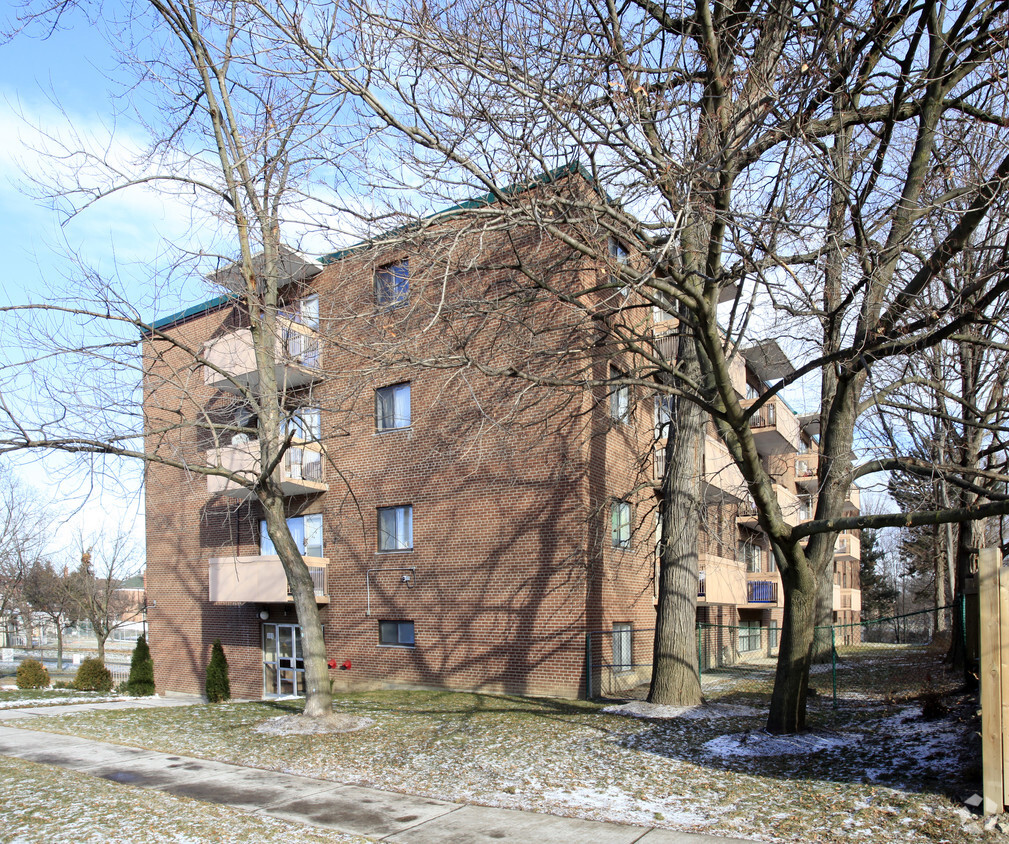 Building Photo - 101 Driftwood Ave