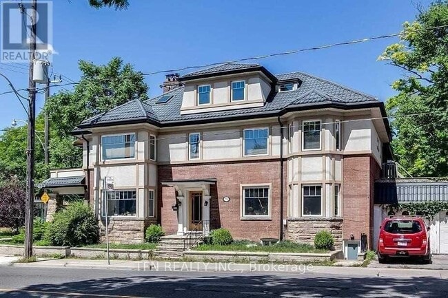 Building Photo - 250 St Clair Ave E