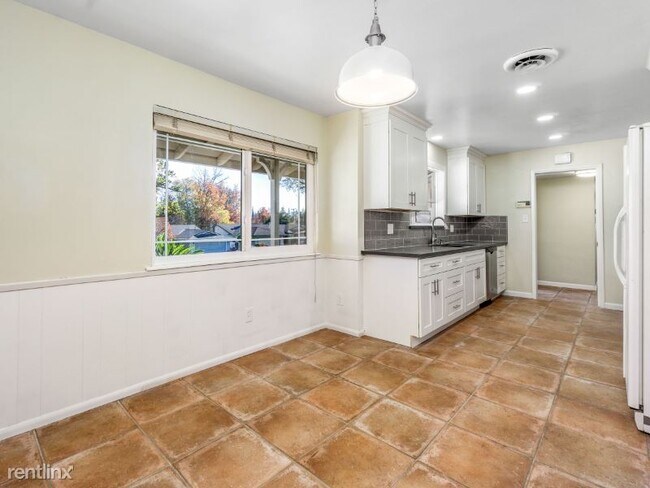 Building Photo - 4 br, 2.5 bath House - 4313 Glenridge Drive