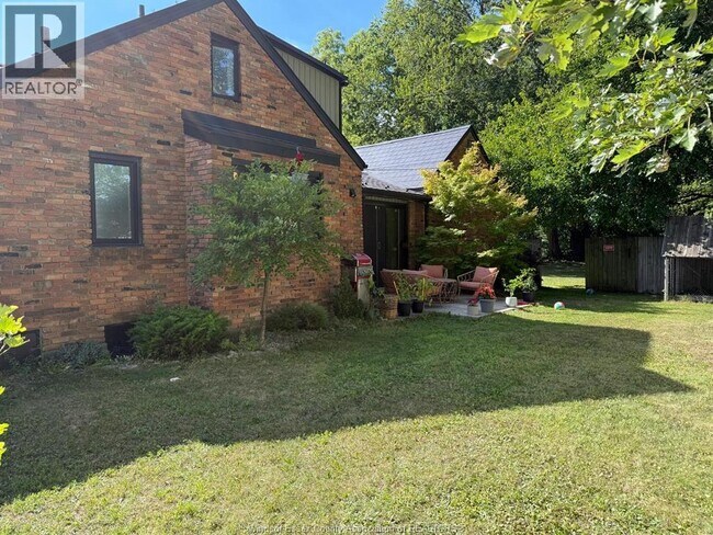 Photo du bâtiment - 2380 Cabana Road W