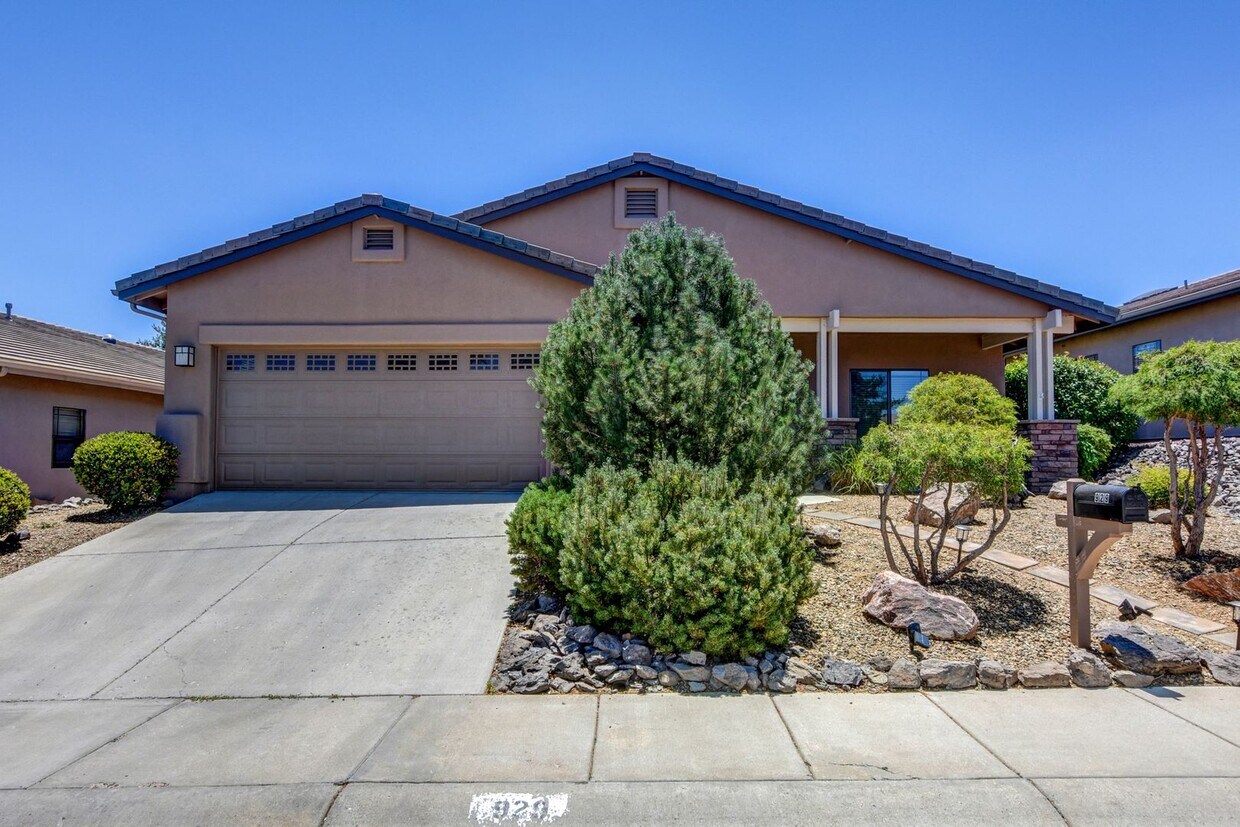 Primary Photo - Beautiful home near Willow Lake!