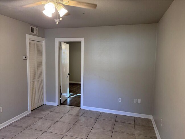 Foto del edificio - 901 Parmer Ave