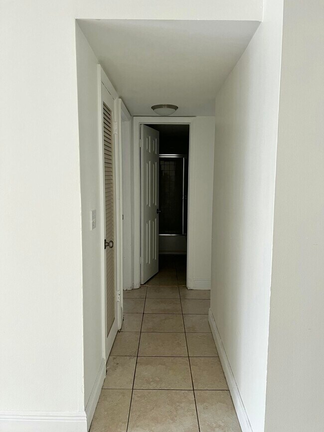Foto del edificio - 624 NW 13th St