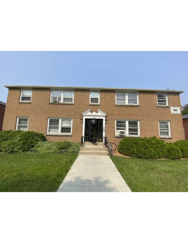 Front of Building - 3135 S 47th St