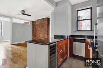 Building Photo - 252 Mott St