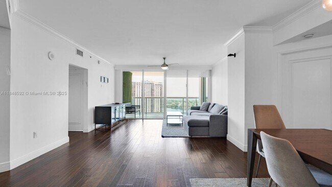 Foto del edificio - 19400 Turnberry Way