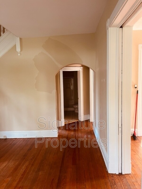Foto del edificio - 102 W Lancaster Rd