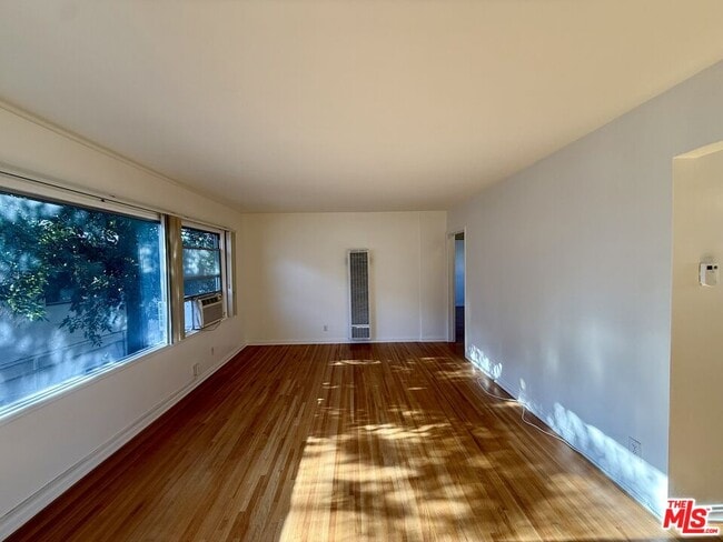 Building Photo - 14944 Dickens St