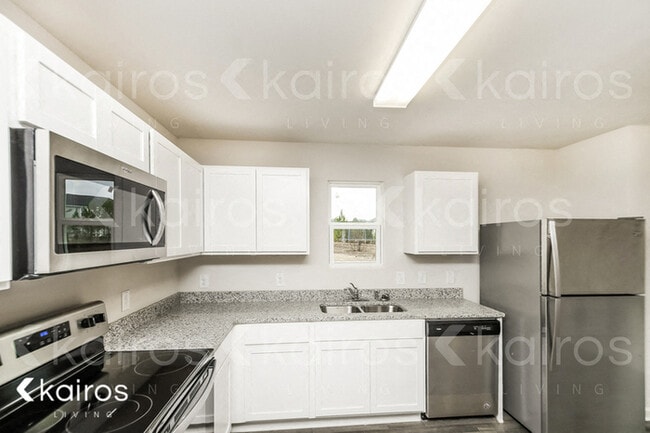 Building Photo - 618 Cartecay Dr