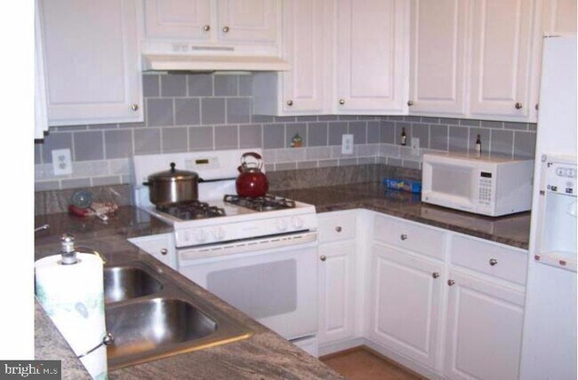 Foto del edificio - 13301 New Acadia Ln