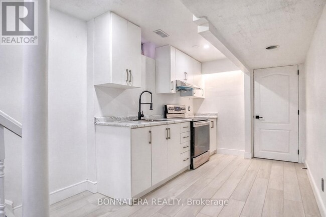 Photo du bâtiment - 6175 Ford Rd