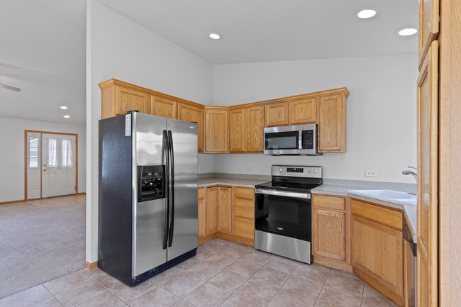 Building Photo - 150 Community Dr