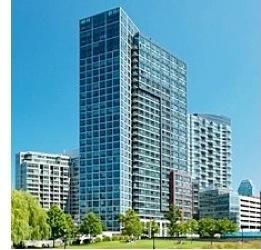 Foto del edificio - 4720 Center Blvd