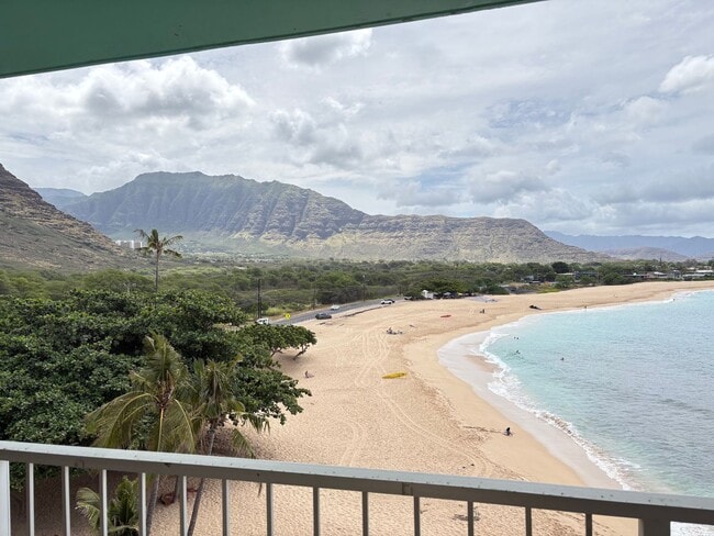 Building Photo - Makaha Shores - Two Bedroom