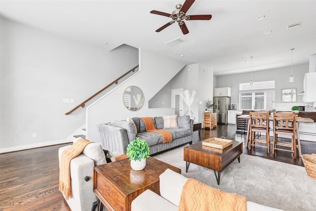 Building Photo - 1310 Roberts St