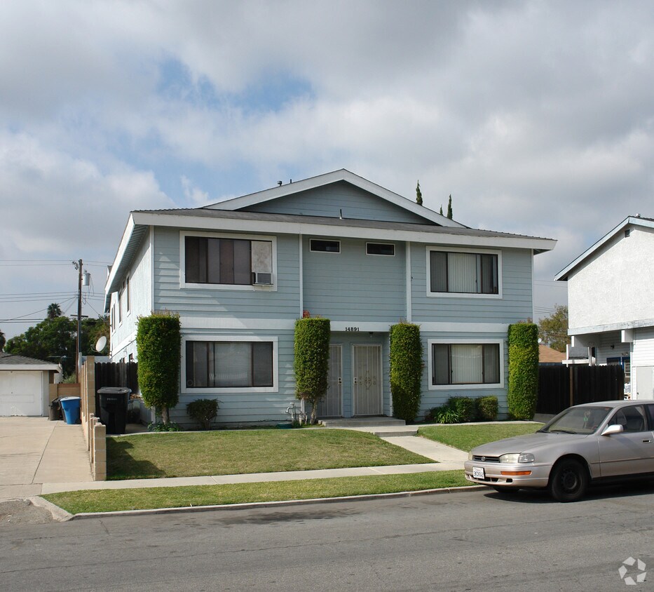 Building Photo - 14891 Van Buren St
