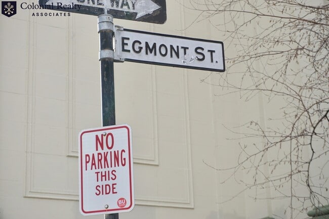 Building Photo - 72 Egmont St